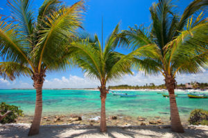 Traumhafte Lagune in Akumal Zusehen ist die traumhafte Lagune in Akumal.