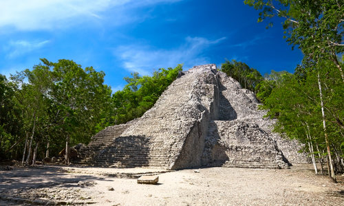 Maya Nohoch Mul Pyramide